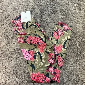 NWT Beach Riot Floral Leggings size Medium